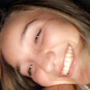 Meet your Posher, Averi